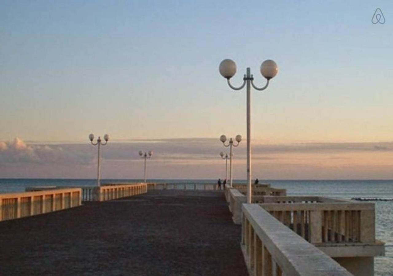 From Ostia Beach To Rome & Airport In A Heartbeat! Dış mekan fotoğraf